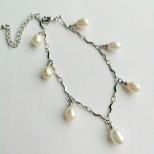White freshwater pearl droplet bracelet